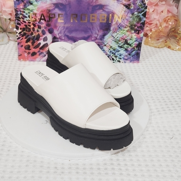 CAPE Robbin Mamo White/Blk Open Toe Chunky Heel Sandals Size 6 - Picture 7 of 10